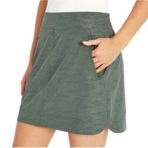 Orvis Activewear skirt w/built in shorts